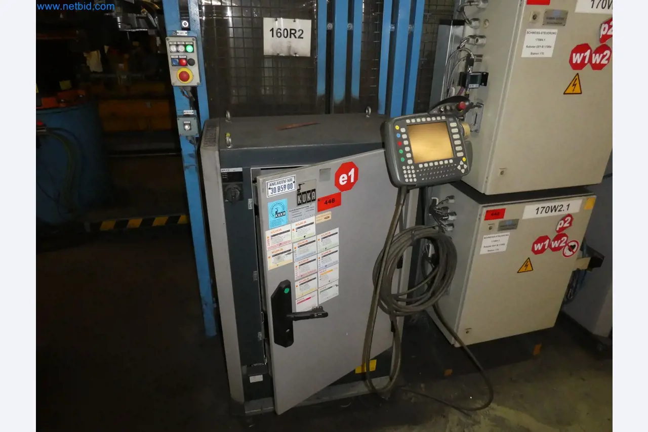 Robots, welding equipment and assembly accessories from the automotive industry-88