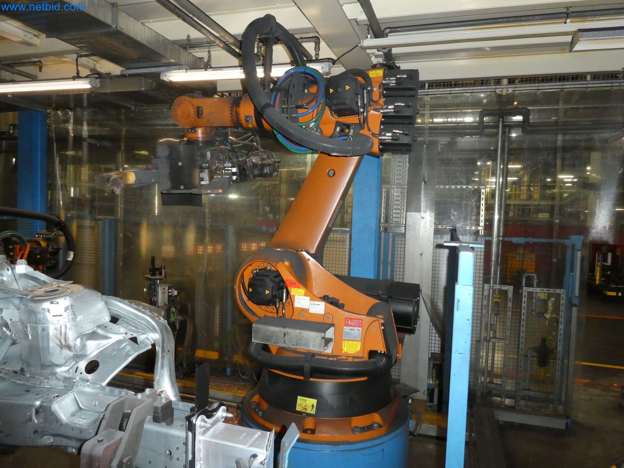 Robots, welding equipment and assembly accessories from the automotive industry-8