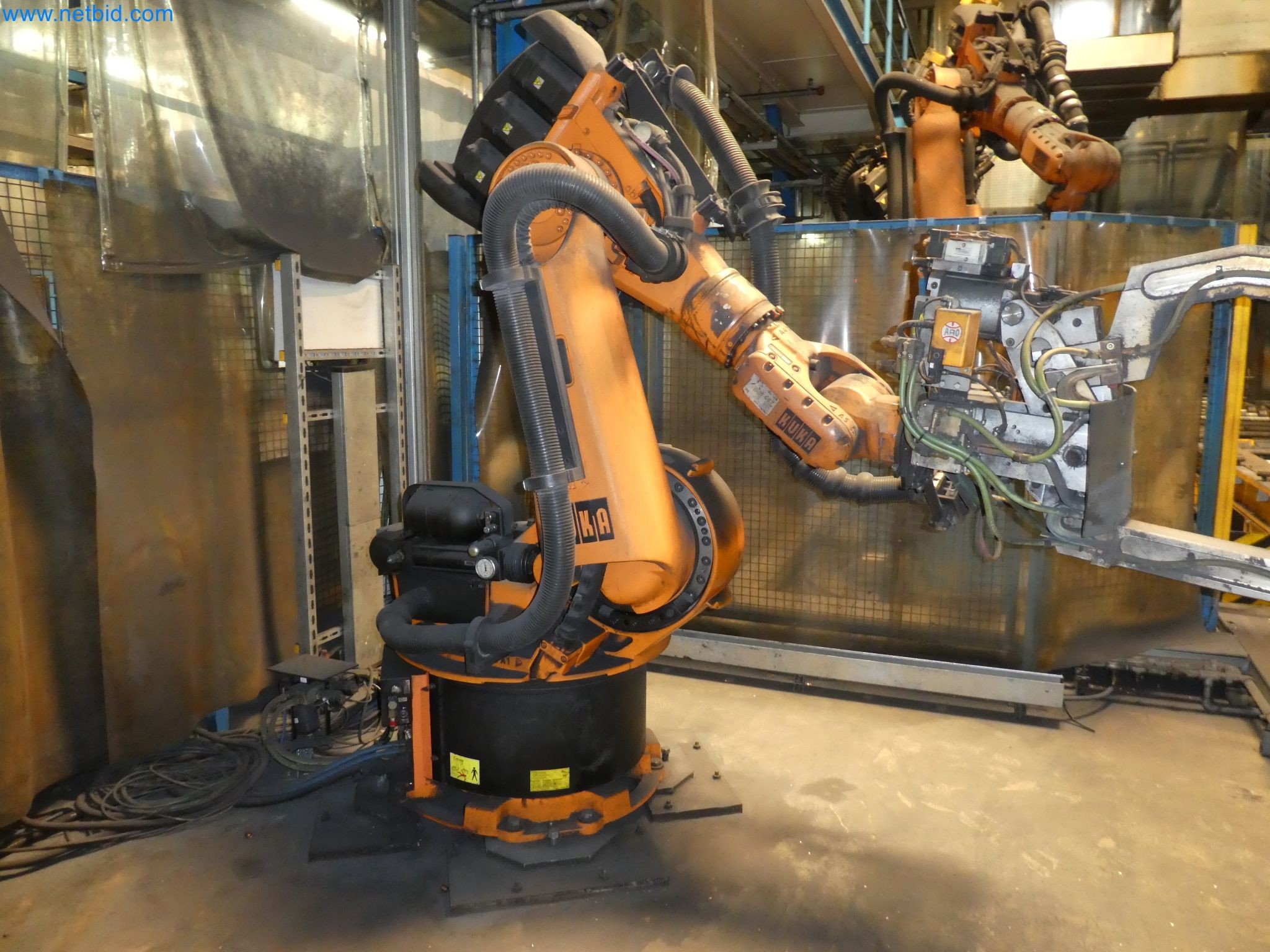 Robots, welding equipment and assembly accessories from the automotive industry-96