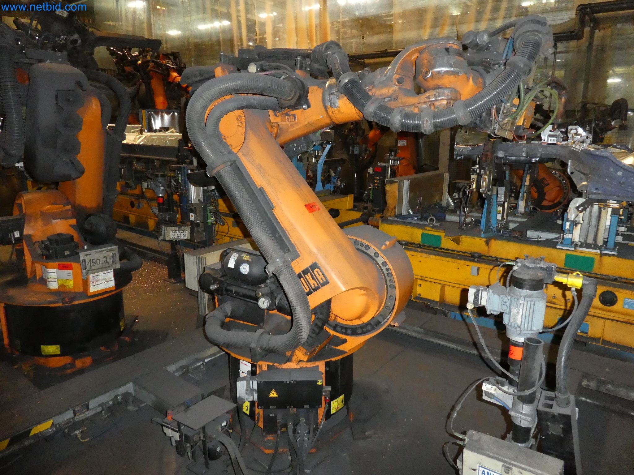 Robots, welding equipment and assembly accessories from the automotive industry-98