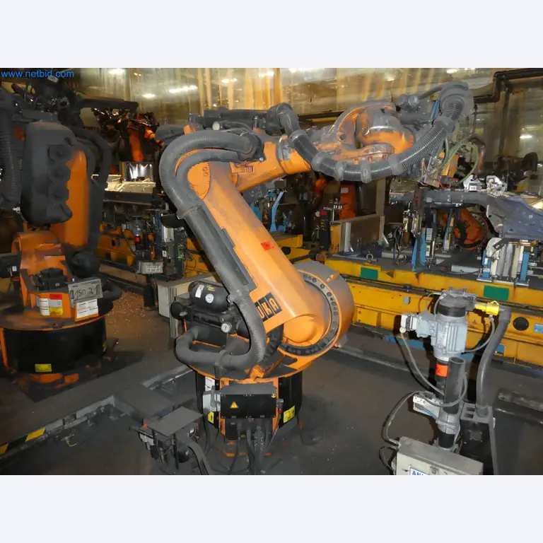 Robots, welding equipment and assembly accessories from the automotive industry-98