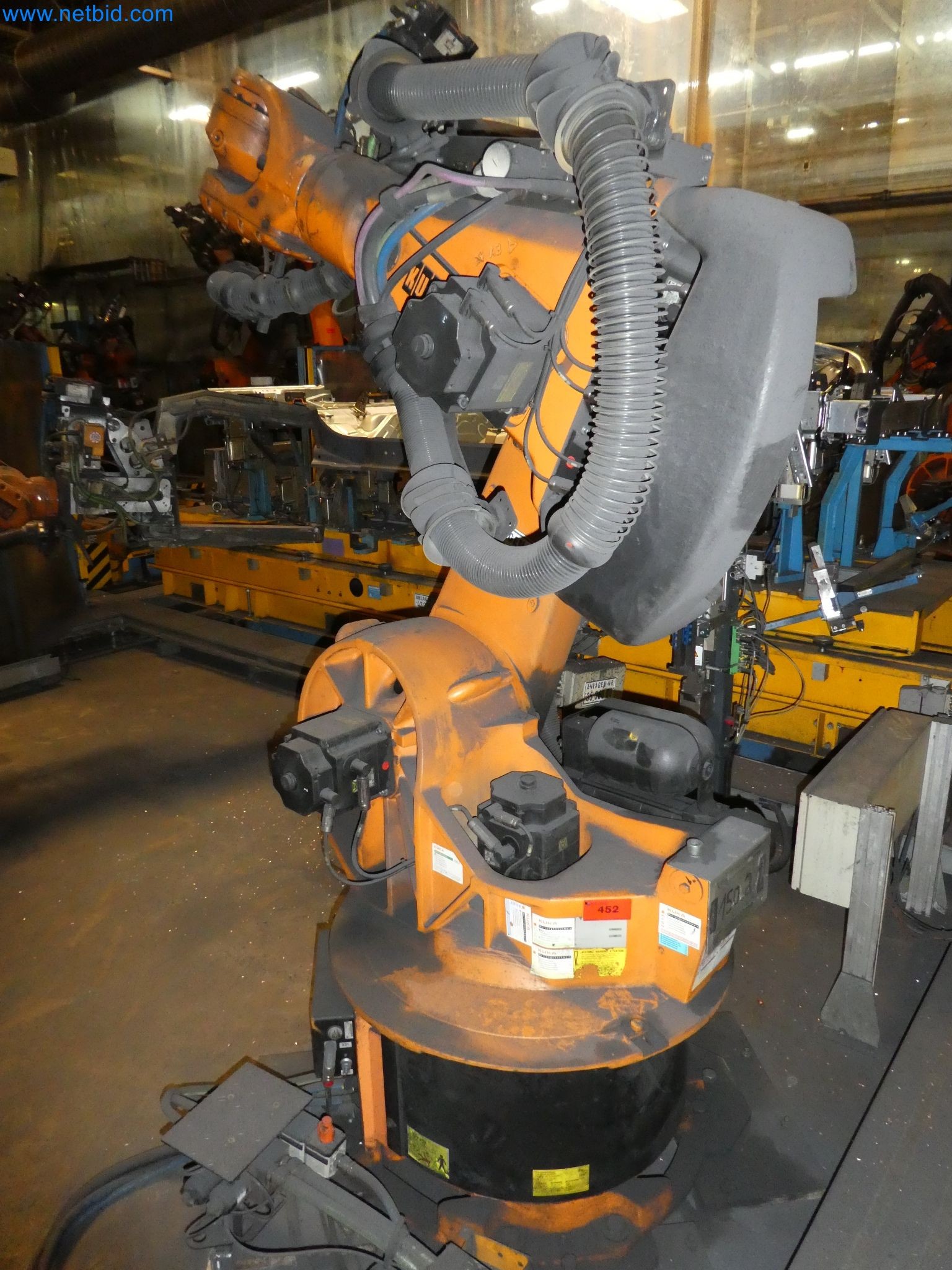 Robots, welding equipment and assembly accessories from the automotive industry-99