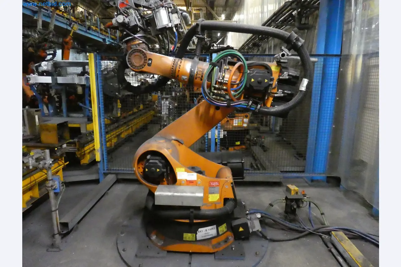 Robots, welding equipment and assembly accessories from the automotive industry-9