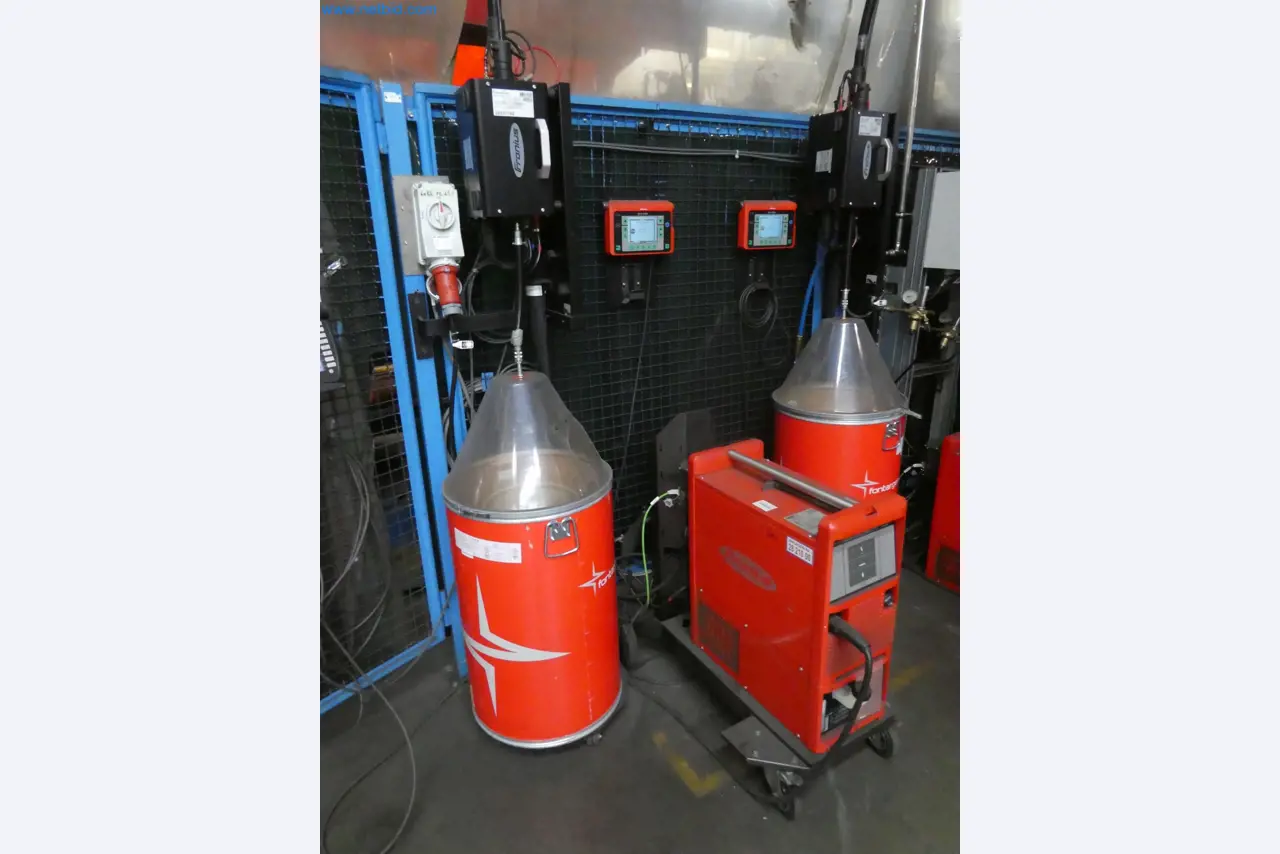 Robots, welding equipment and assembly accessories from the automotive industry-2