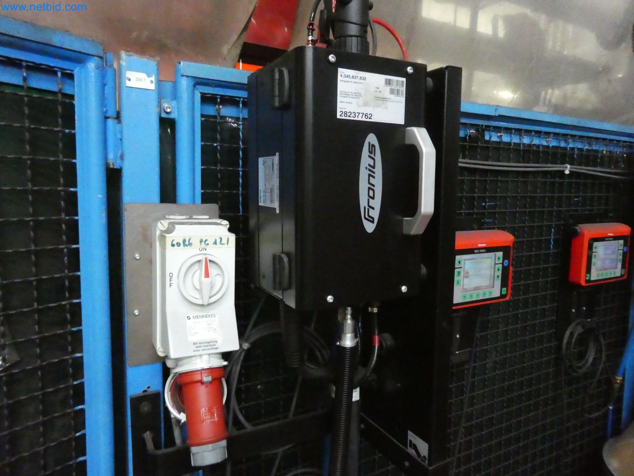 Robots, welding equipment and assembly accessories from the automotive industry-6