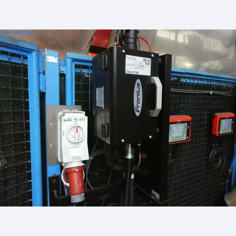 Robots, welding equipment and assembly accessories from the automotive industry-6