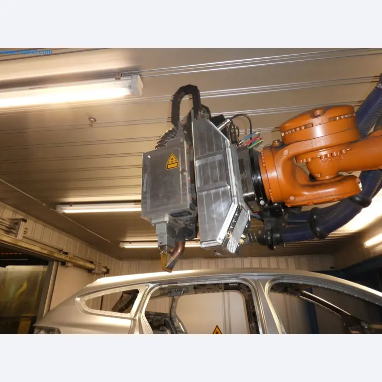 Roboti, varilna oprema in pripomočki za montažo iz avtomobilske industrije-10