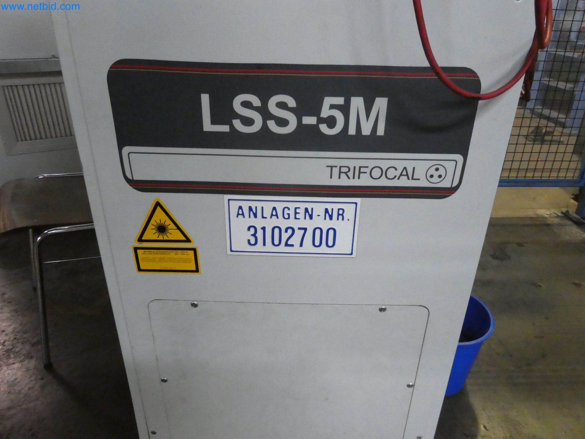 Roboti, varilna oprema in pripomočki za montažo iz avtomobilske industrije-2