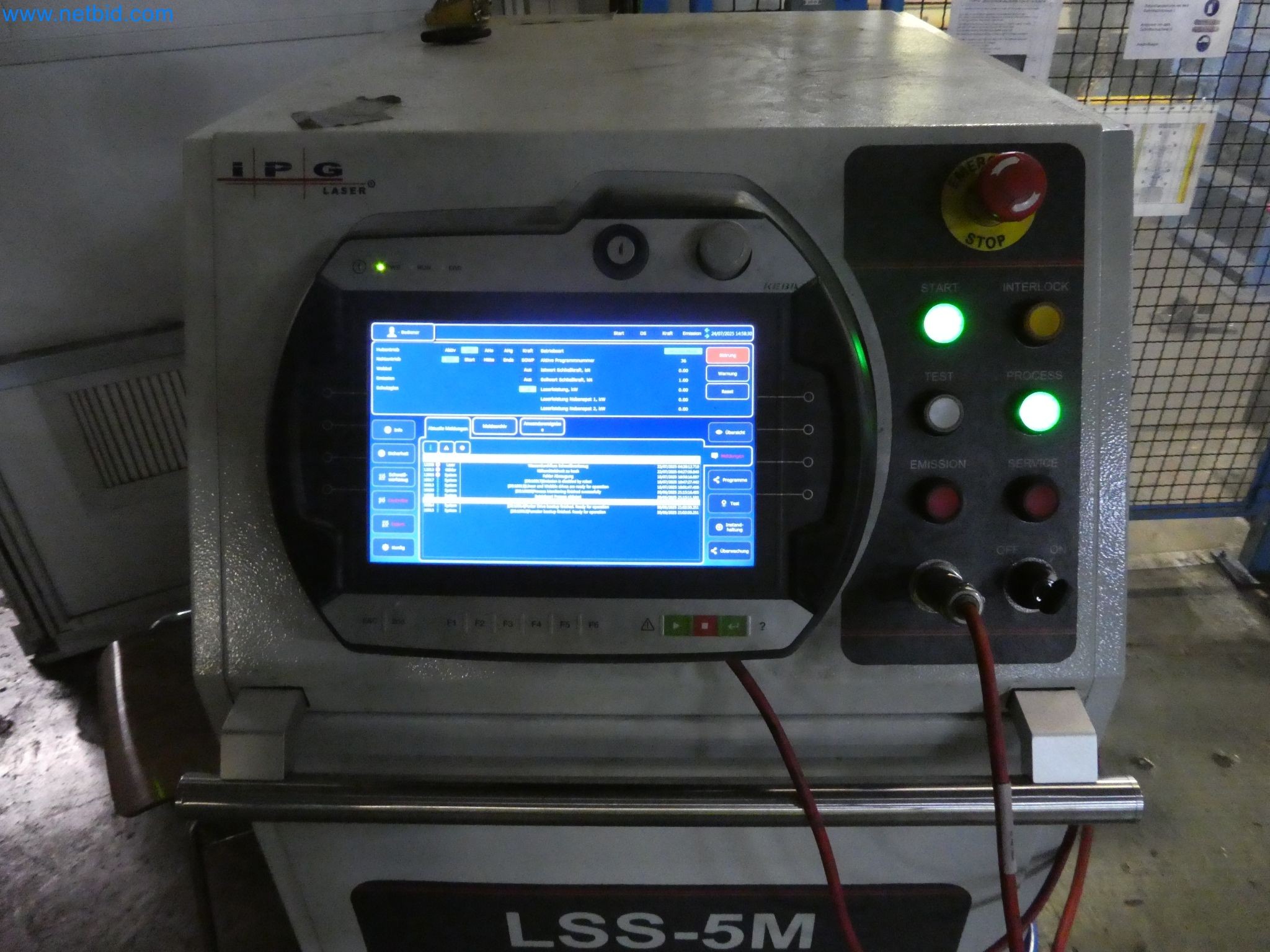 Roboti, varilna oprema in pripomočki za montažo iz avtomobilske industrije-6