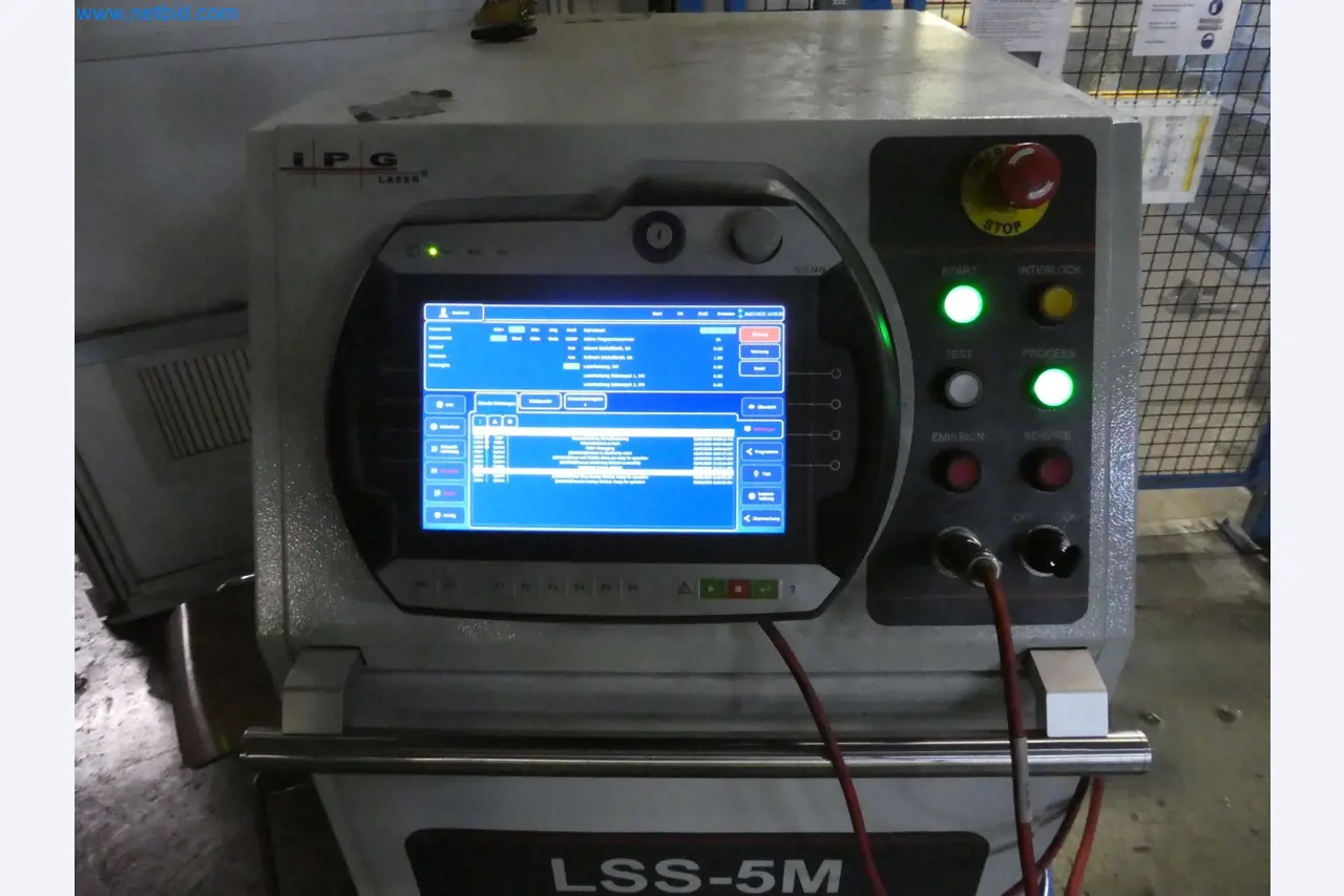 Roboti, varilna oprema in pripomočki za montažo iz avtomobilske industrije-6