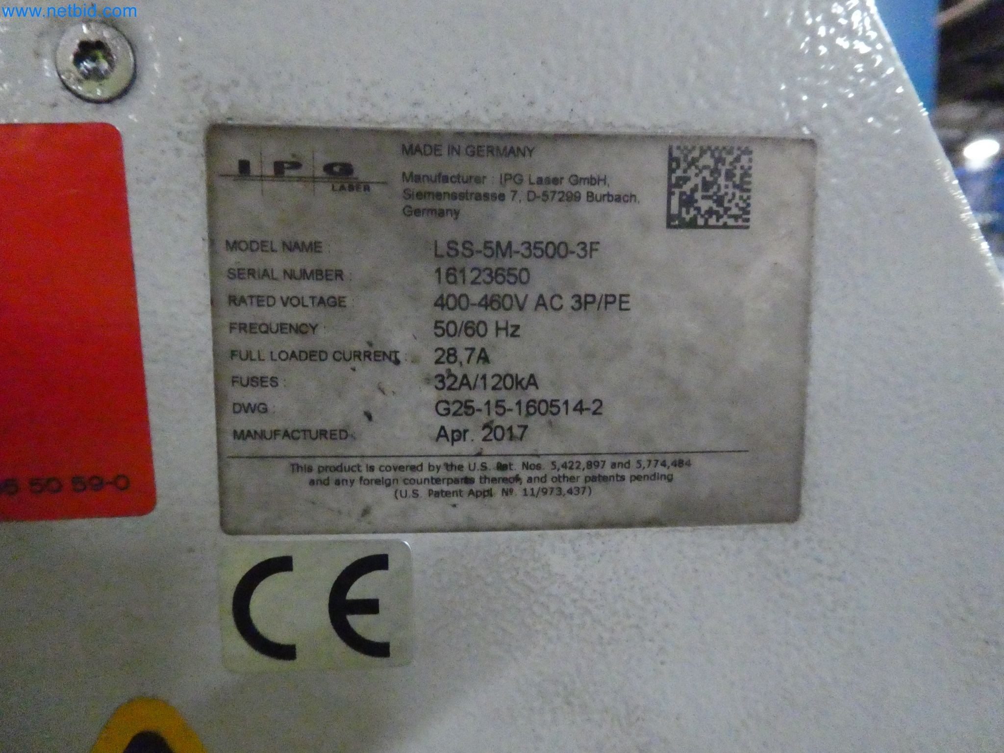 Roboti, varilna oprema in pripomočki za montažo iz avtomobilske industrije-8