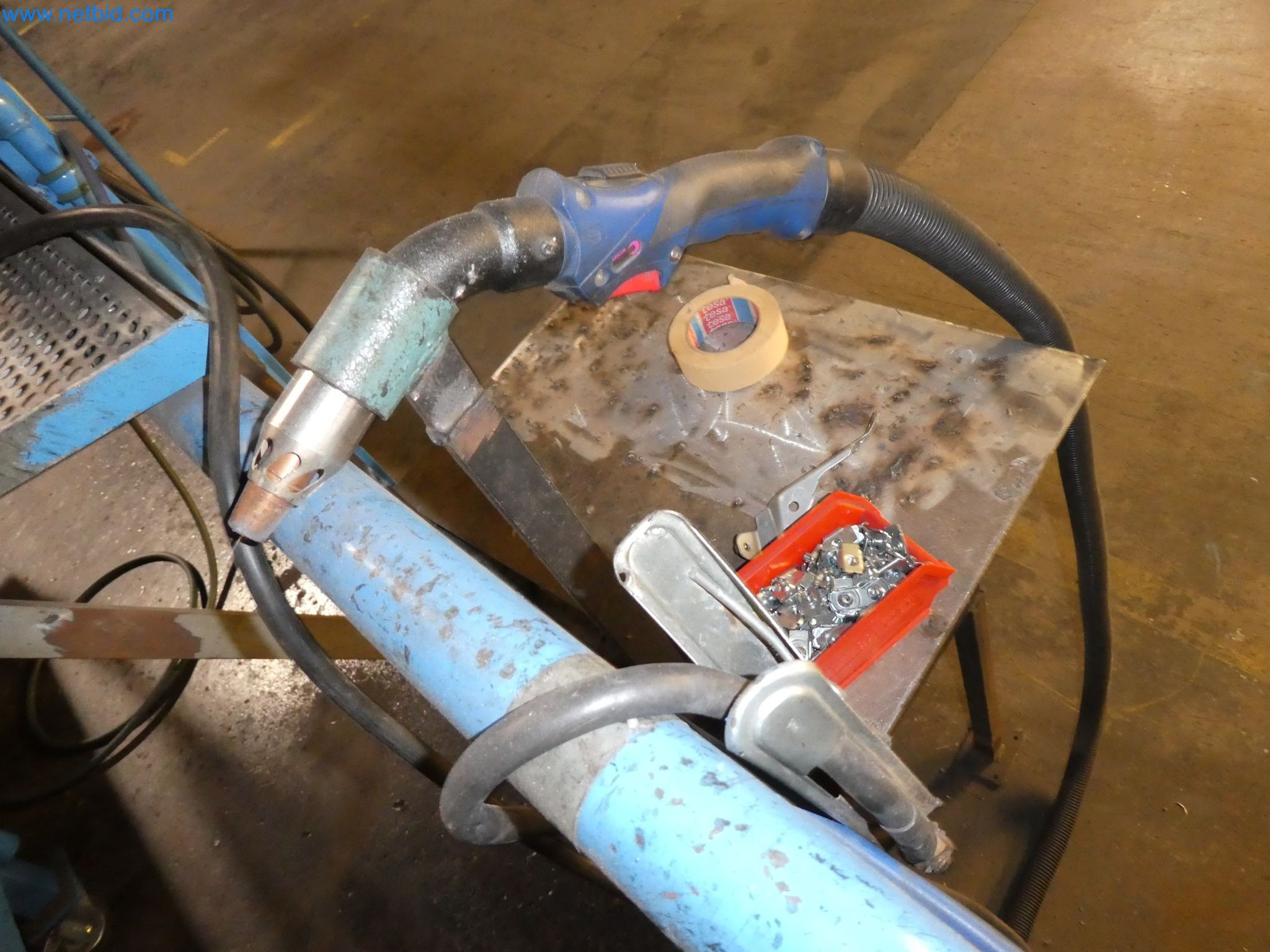 Robots, welding equipment and assembly accessories from the automotive industry-1