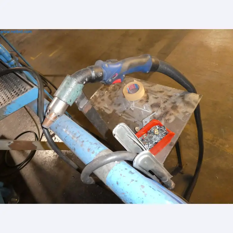 Robots, welding equipment and assembly accessories from the automotive industry-1