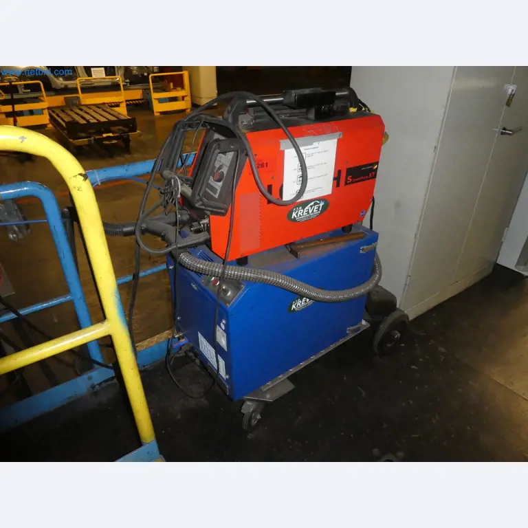 Robots, welding equipment and assembly accessories from the automotive industry-3