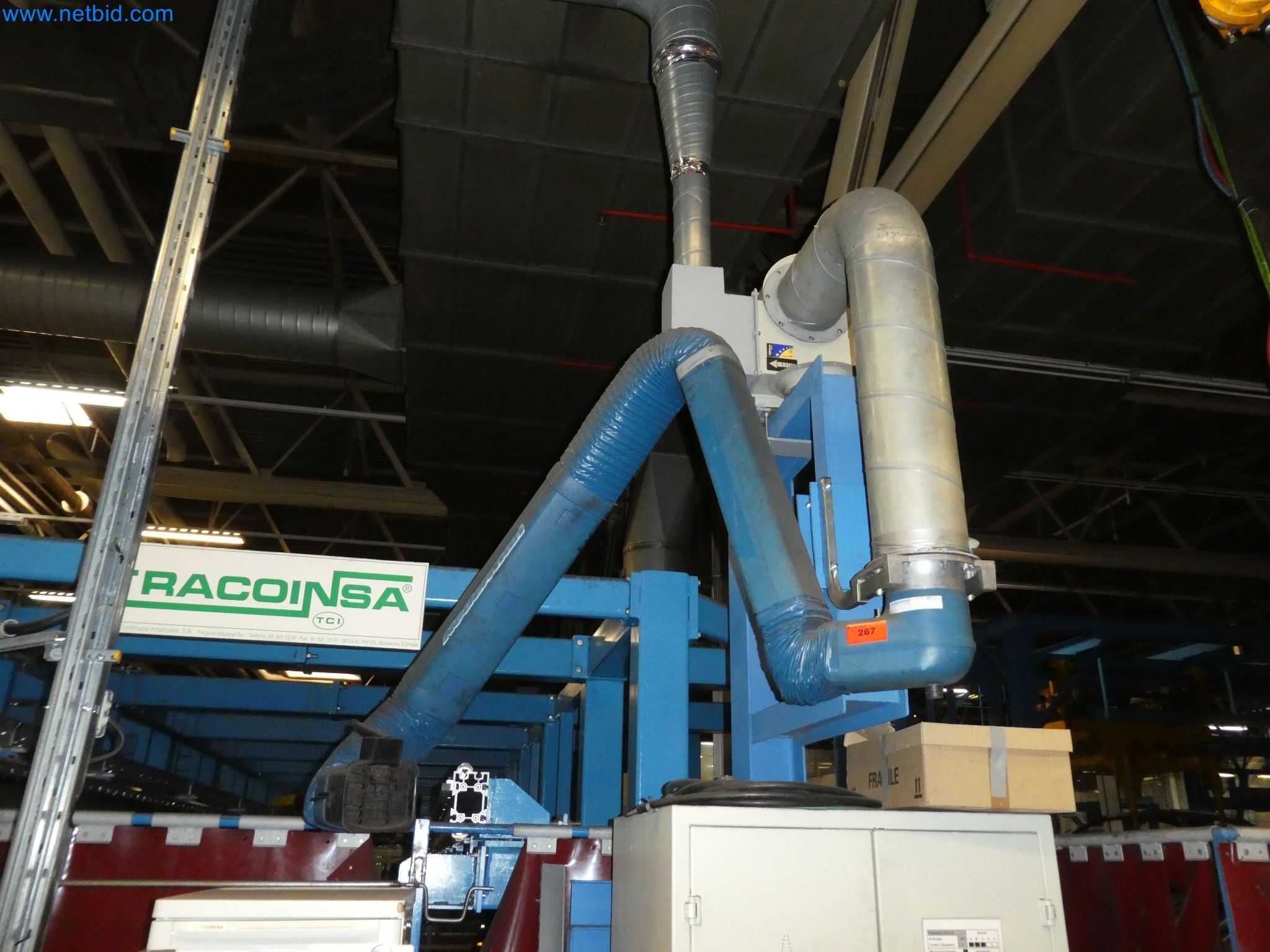 Robots, equipos de soldadura y accesorios de montaje de la industria del automóvil-1