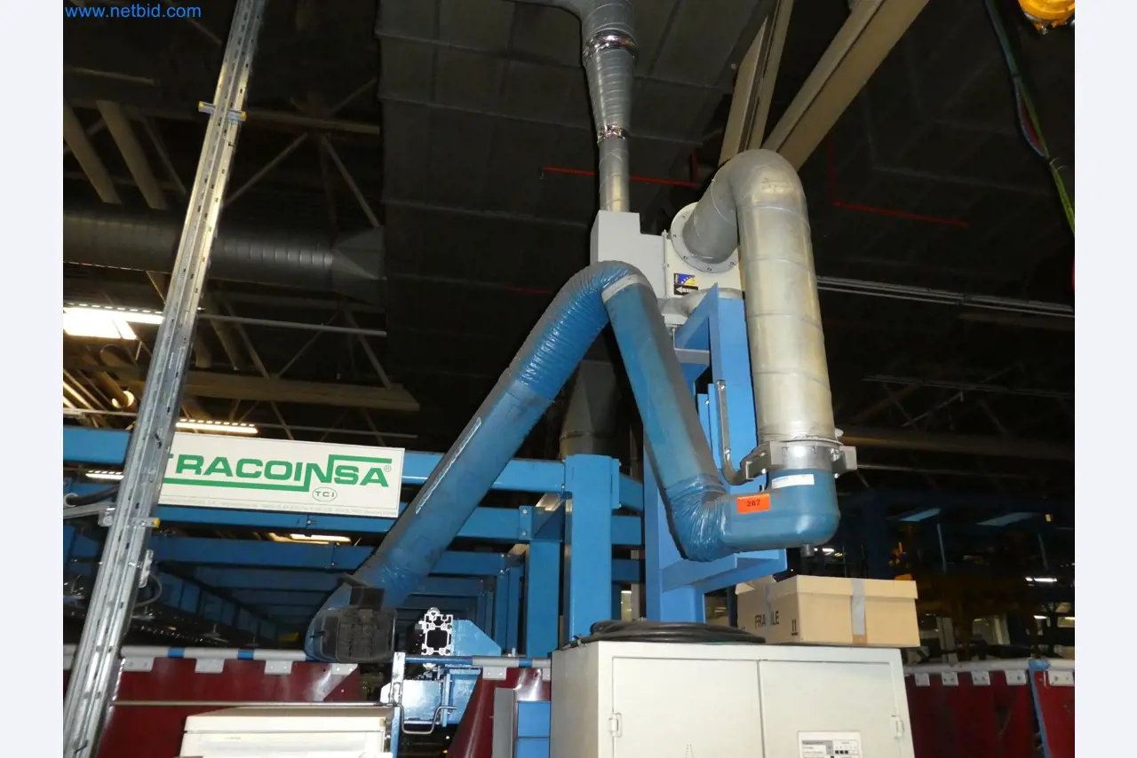 Robots, equipos de soldadura y accesorios de montaje de la industria del automóvil-1