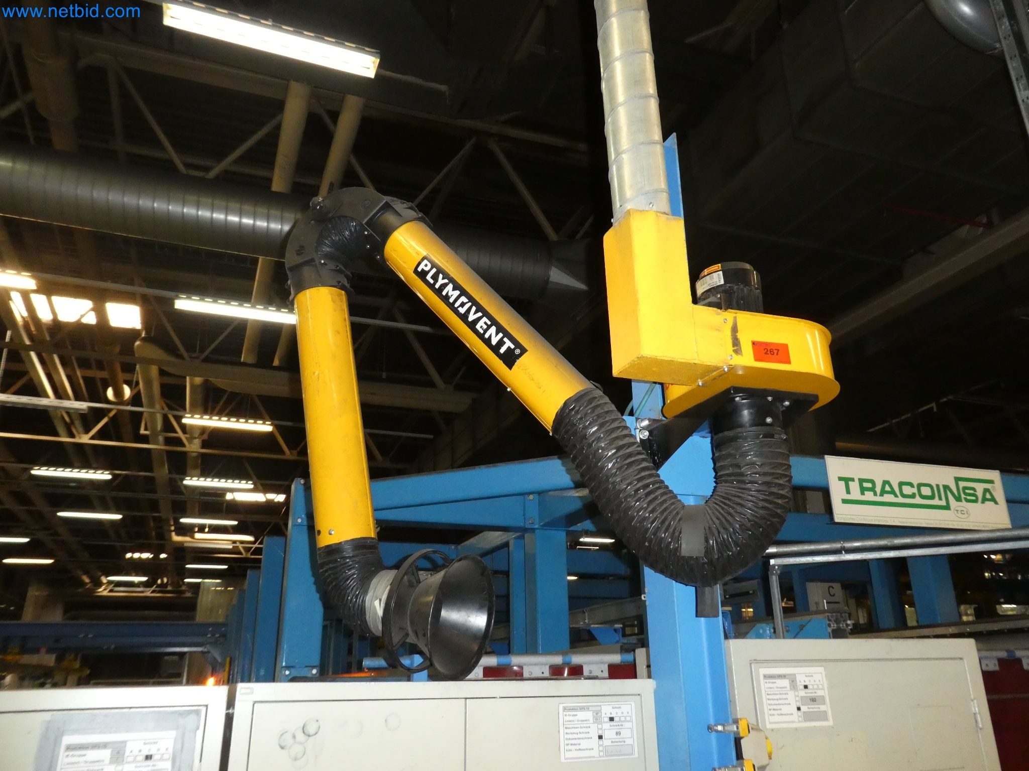 Robots, equipos de soldadura y accesorios de montaje de la industria del automóvil-2