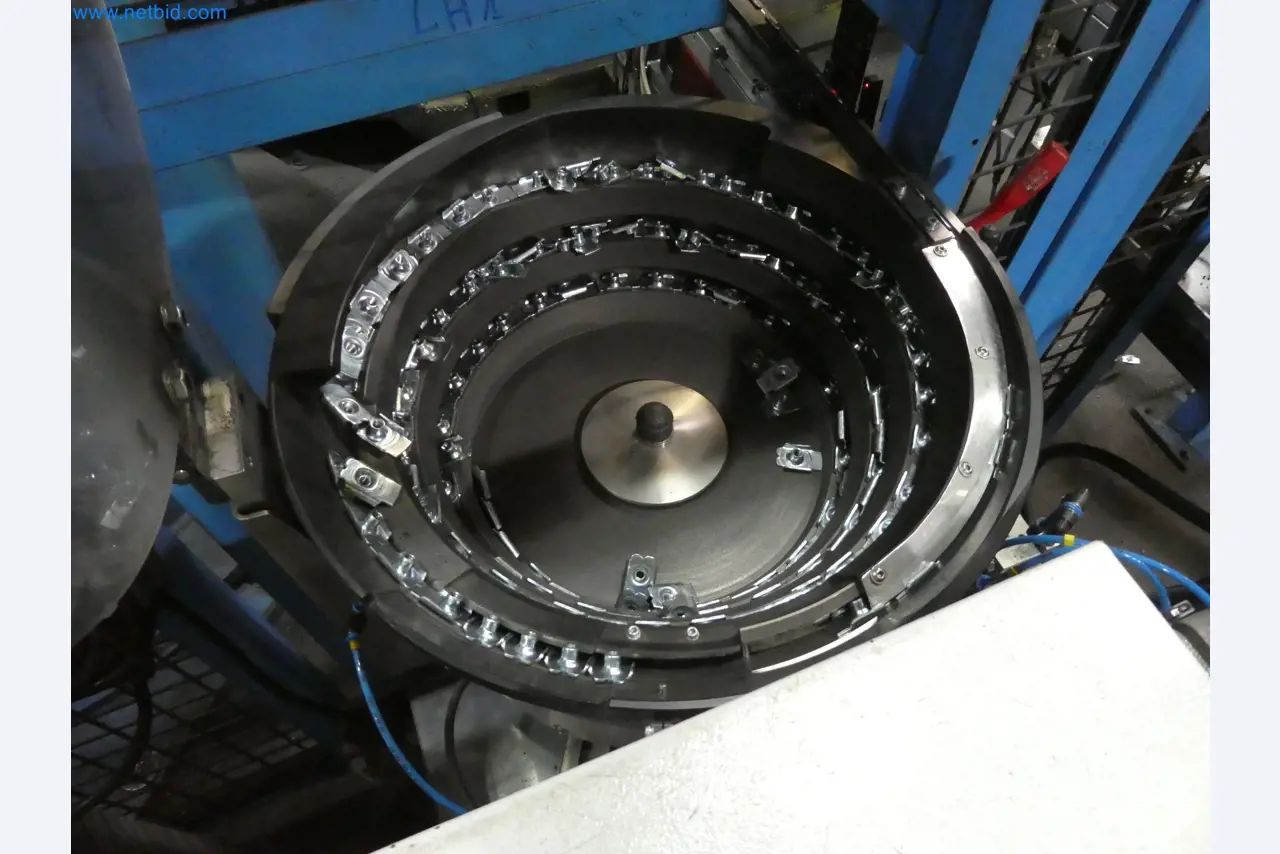 Robots, equipos de soldadura y accesorios de montaje de la industria del automóvil-10