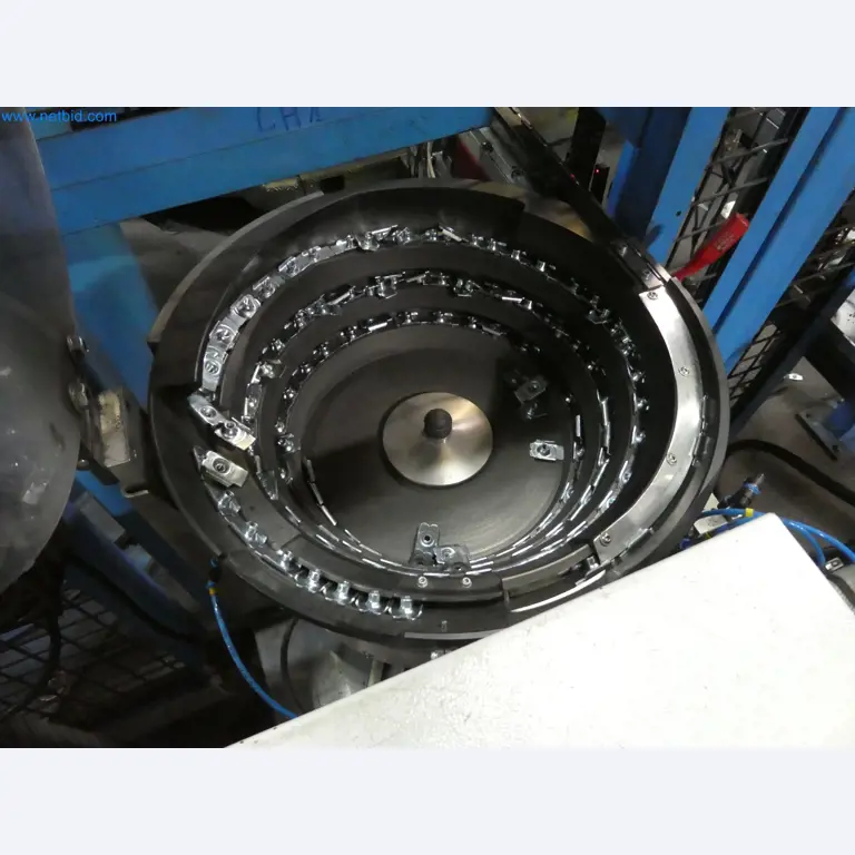 Robots, equipos de soldadura y accesorios de montaje de la industria del automóvil-10