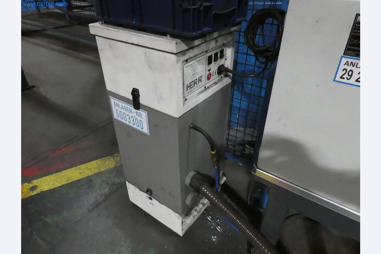 Robots, equipos de soldadura y accesorios de montaje de la industria del automóvil-13