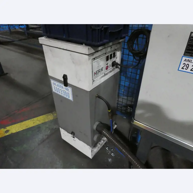 Robots, equipos de soldadura y accesorios de montaje de la industria del automóvil-13