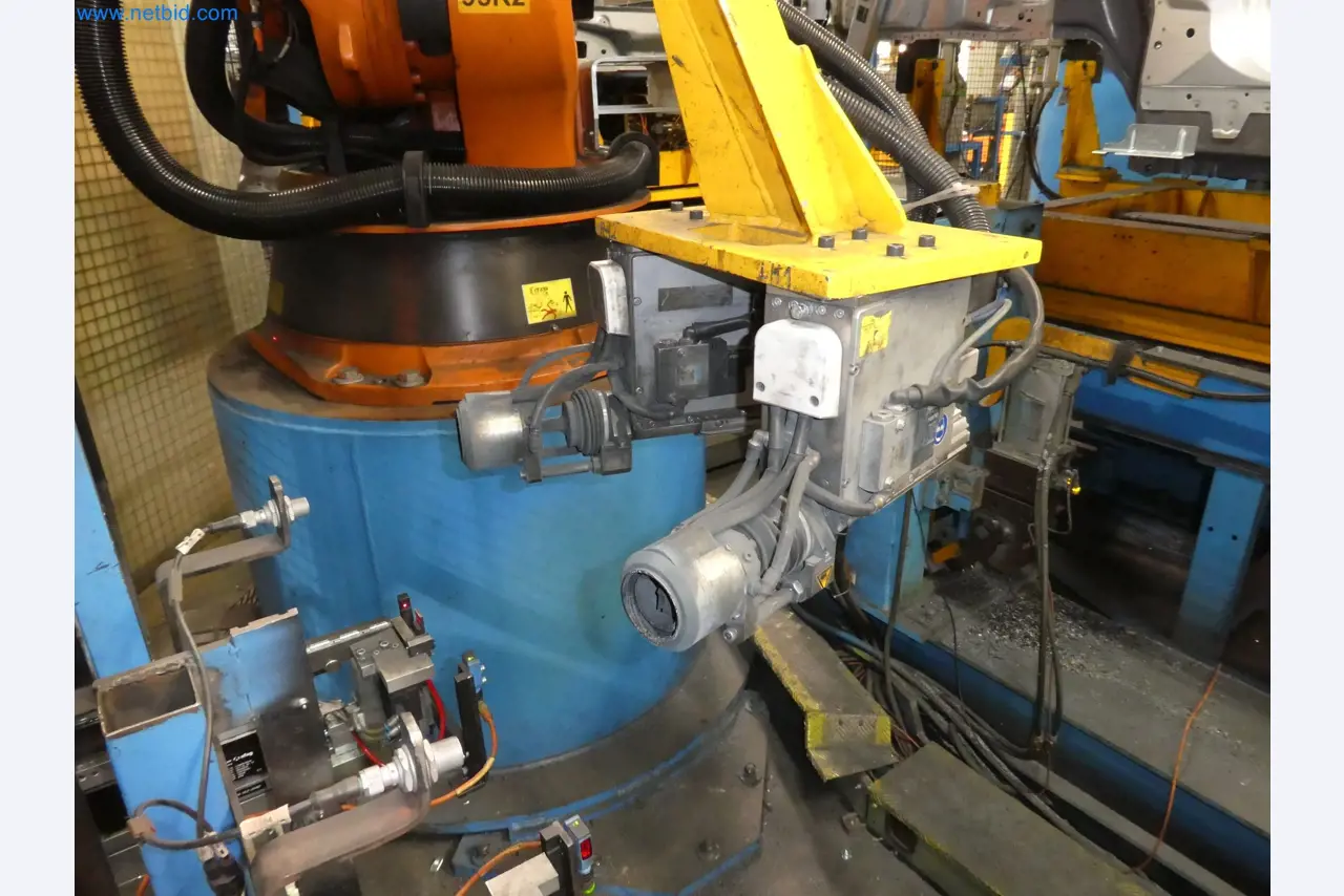 Robots, equipos de soldadura y accesorios de montaje de la industria del automóvil-1