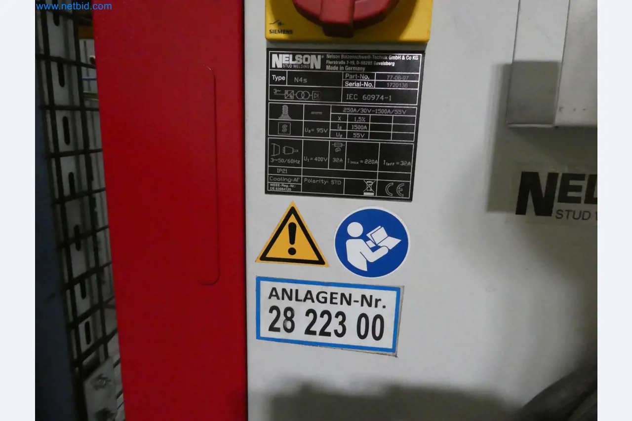 Robots, equipos de soldadura y accesorios de montaje de la industria del automóvil-2