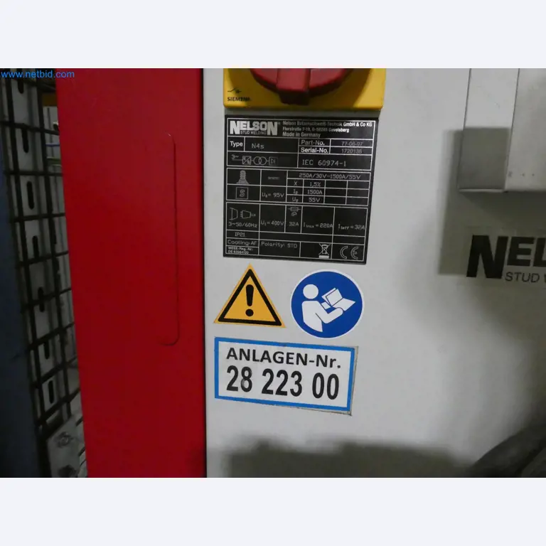 Robots, equipos de soldadura y accesorios de montaje de la industria del automóvil-2