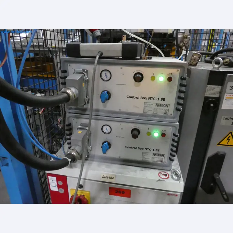 Robots, equipos de soldadura y accesorios de montaje de la industria del automóvil-3