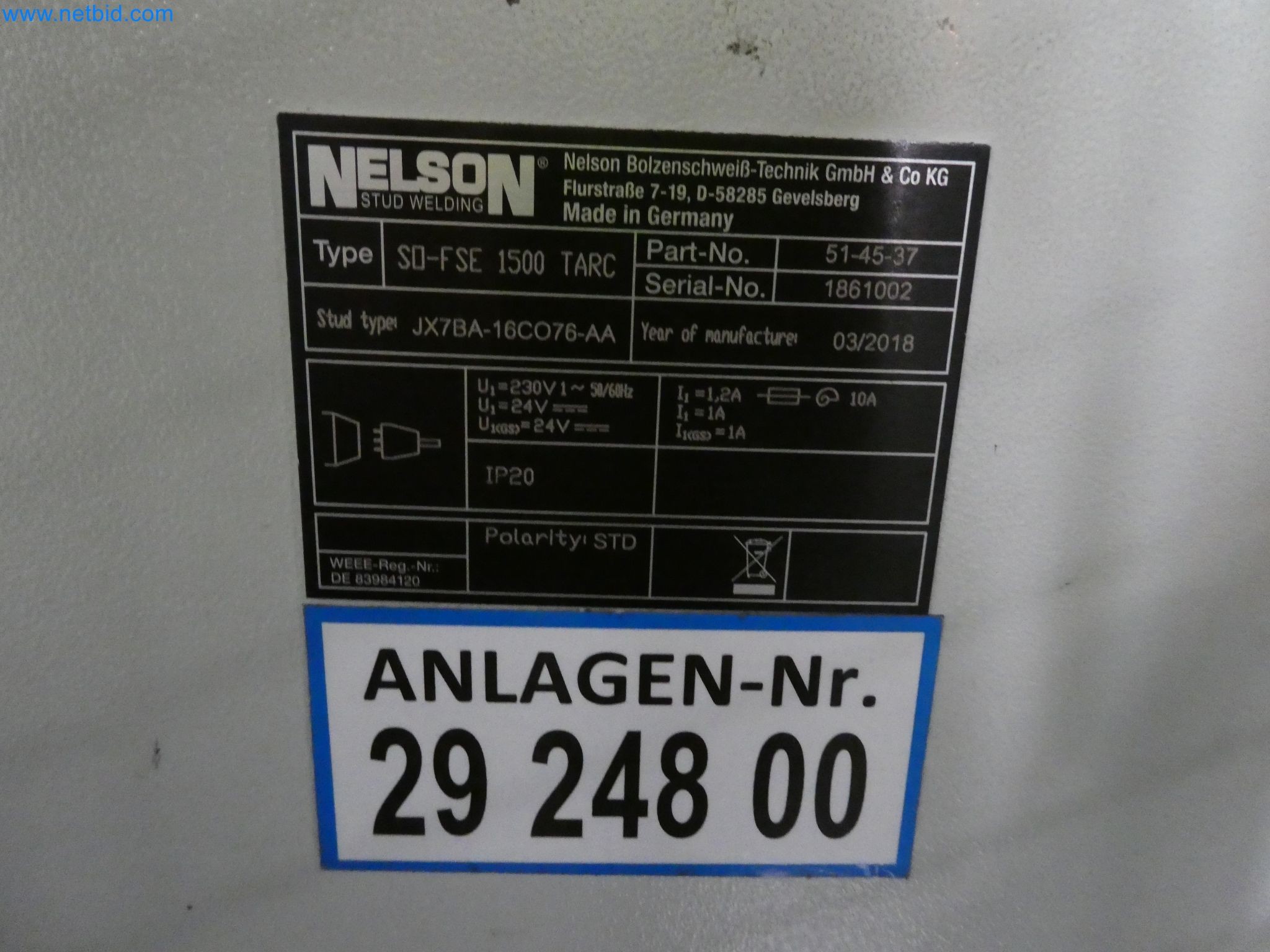 Robots, equipos de soldadura y accesorios de montaje de la industria del automóvil-9