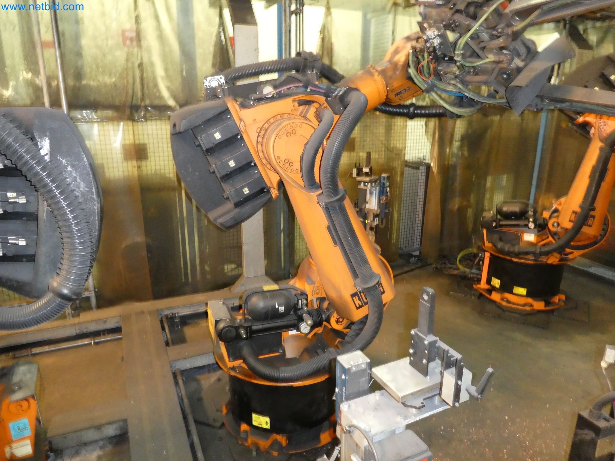 Robots, welding equipment and assembly accessories from the automotive industry-100
