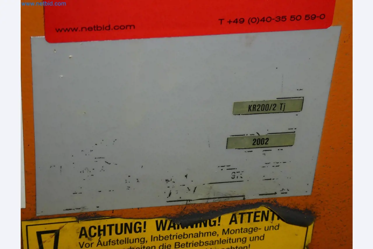 Robots, welding equipment and assembly accessories from the automotive industry-101