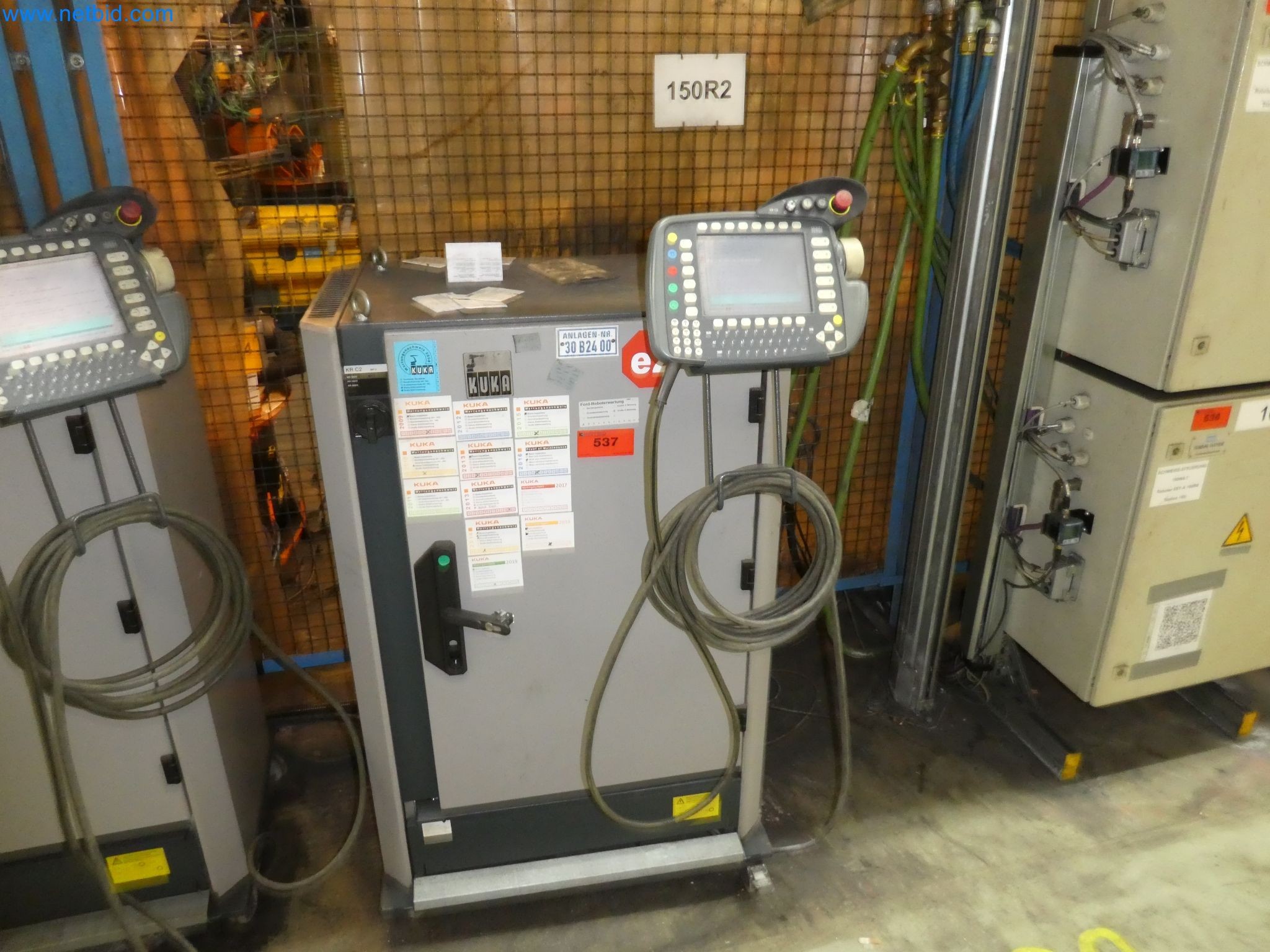 Robots, welding equipment and assembly accessories from the automotive industry-102