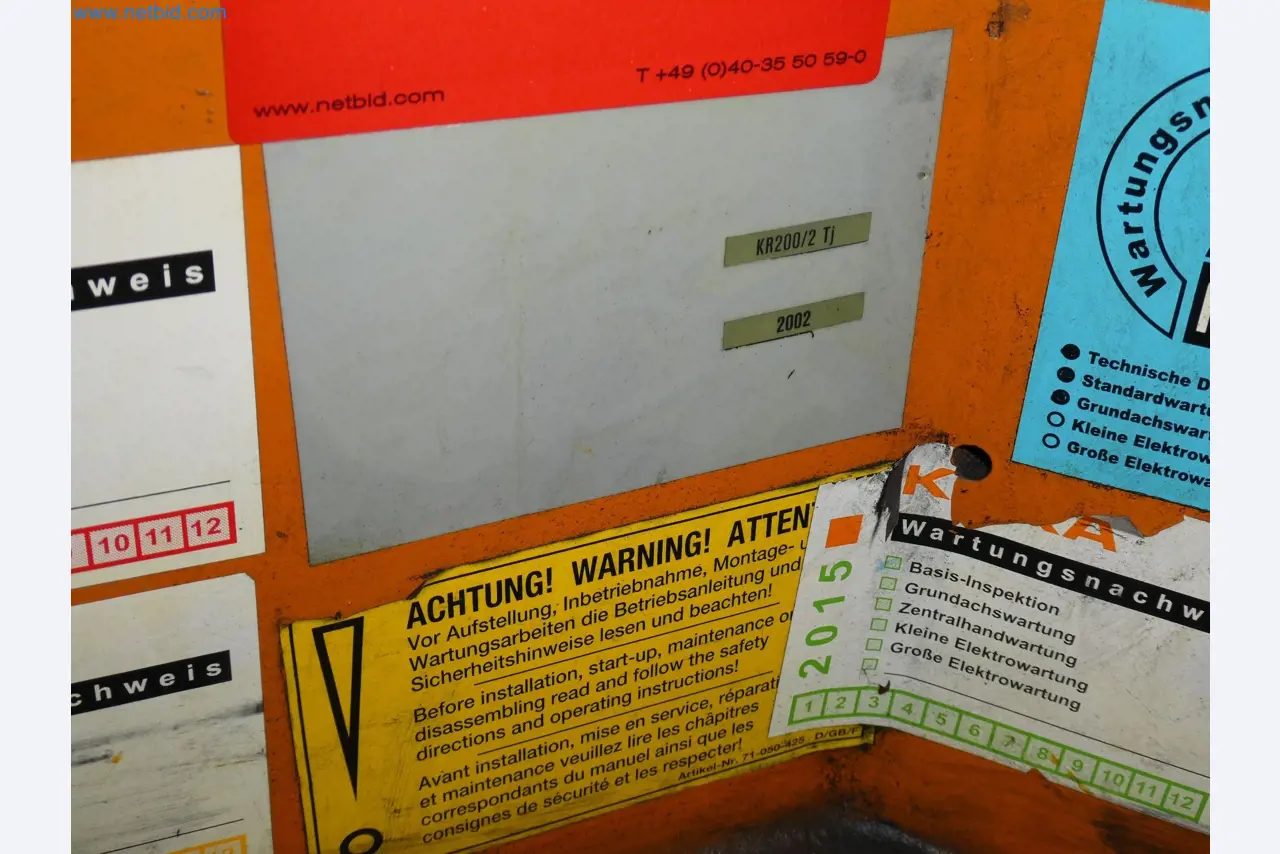 Robots, welding equipment and assembly accessories from the automotive industry-104