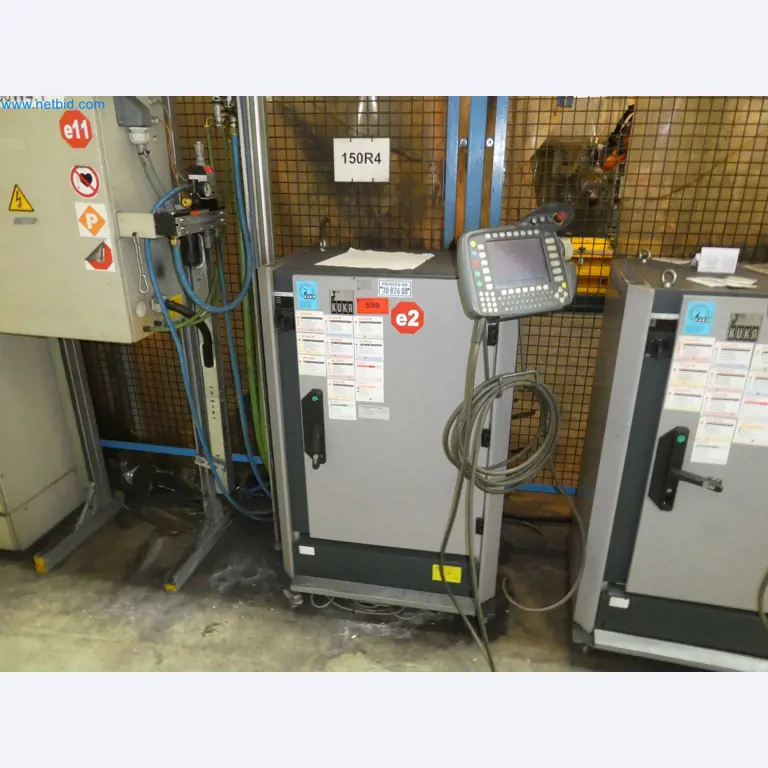 Robots, welding equipment and assembly accessories from the automotive industry-105