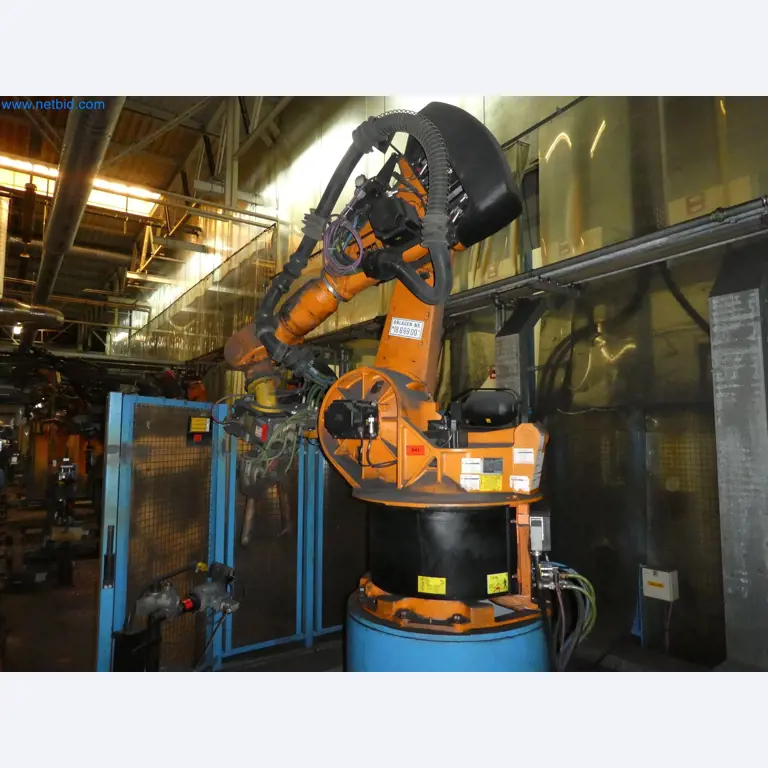 Robots, welding equipment and assembly accessories from the automotive industry-106