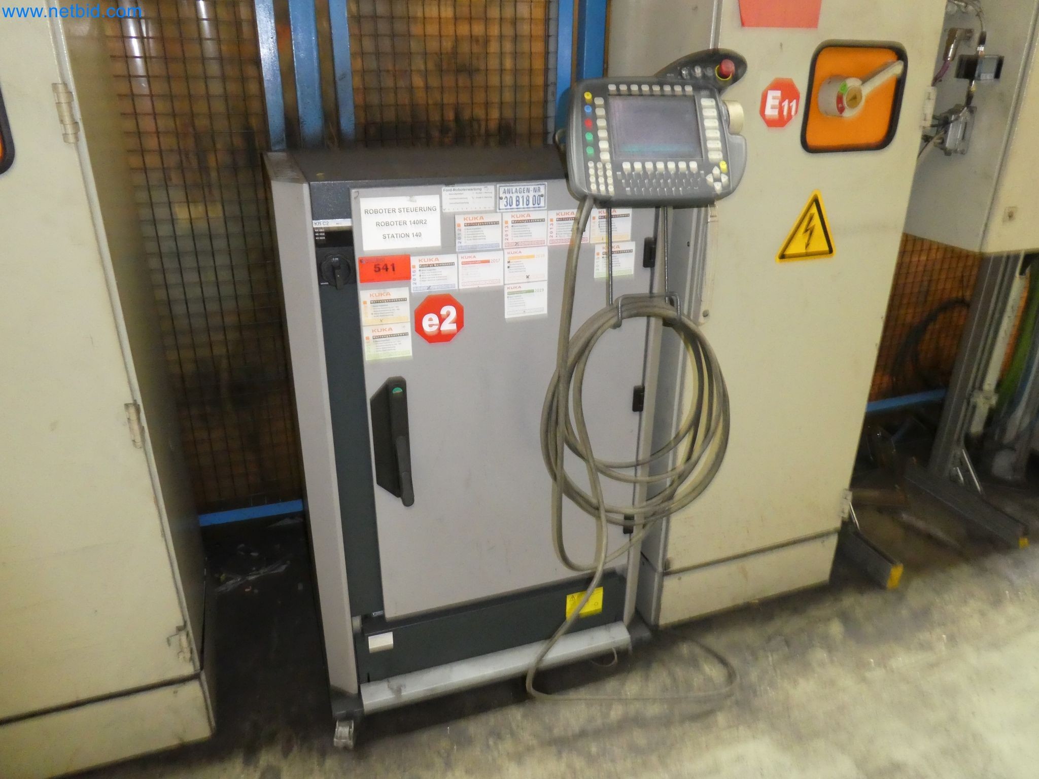 Robots, welding equipment and assembly accessories from the automotive industry-108