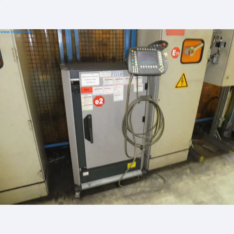 Robots, welding equipment and assembly accessories from the automotive industry-108