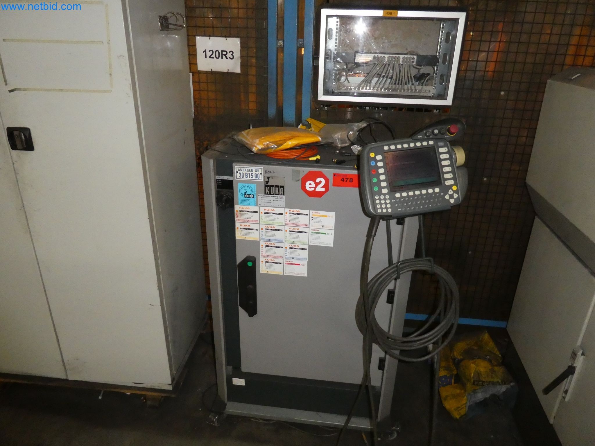 Robots, welding equipment and assembly accessories from the automotive industry-10