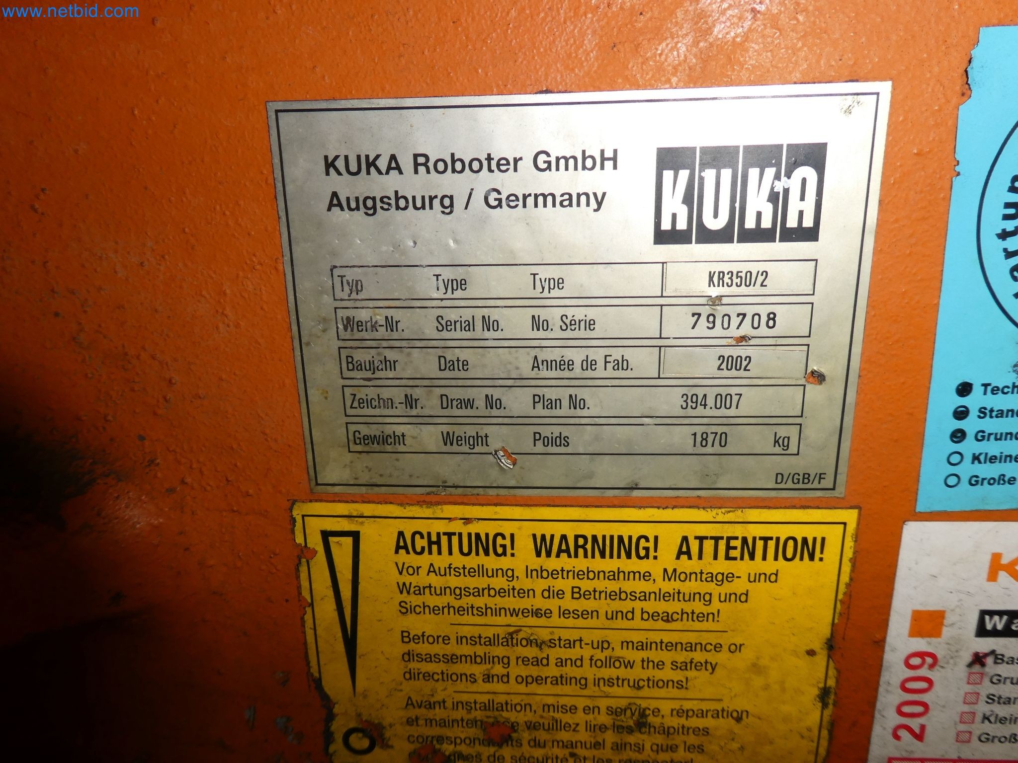 Robots, welding equipment and assembly accessories from the automotive industry-110