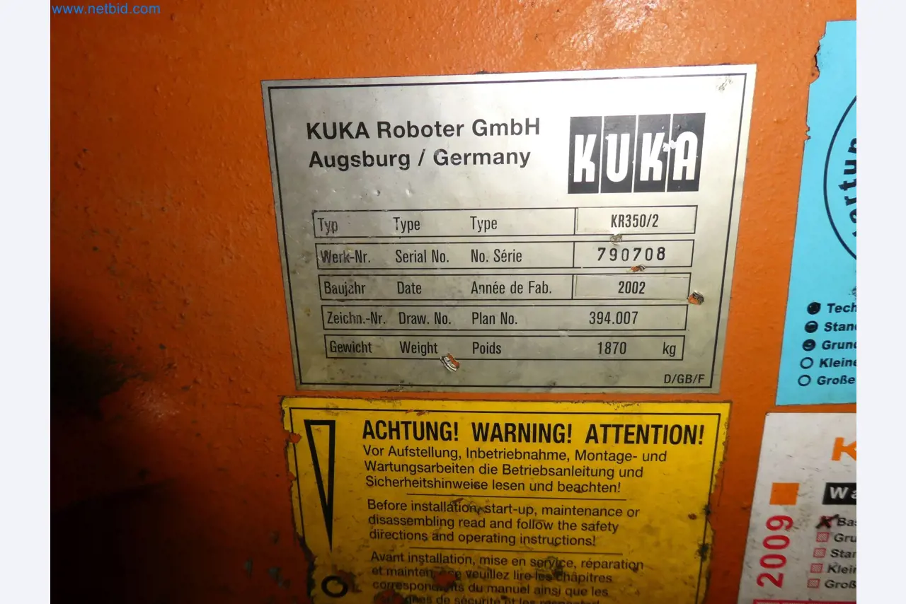 Robots, welding equipment and assembly accessories from the automotive industry-110