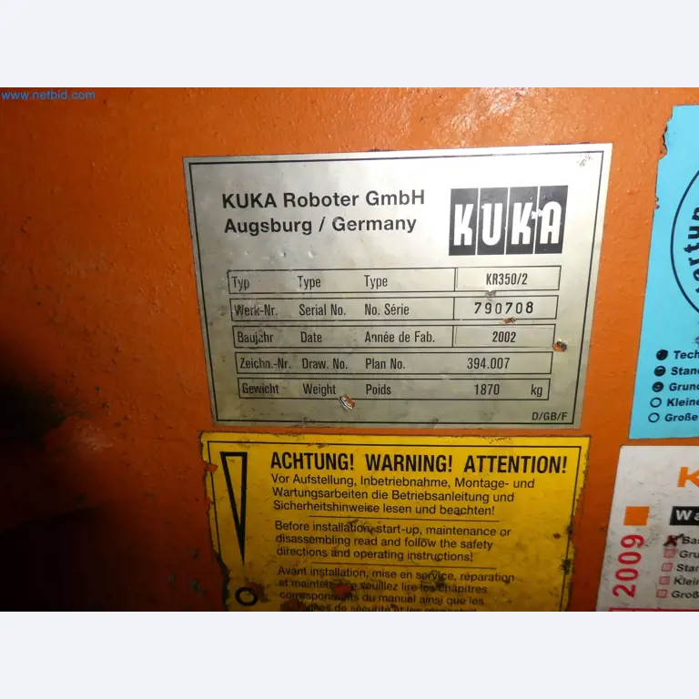 Robots, welding equipment and assembly accessories from the automotive industry-110