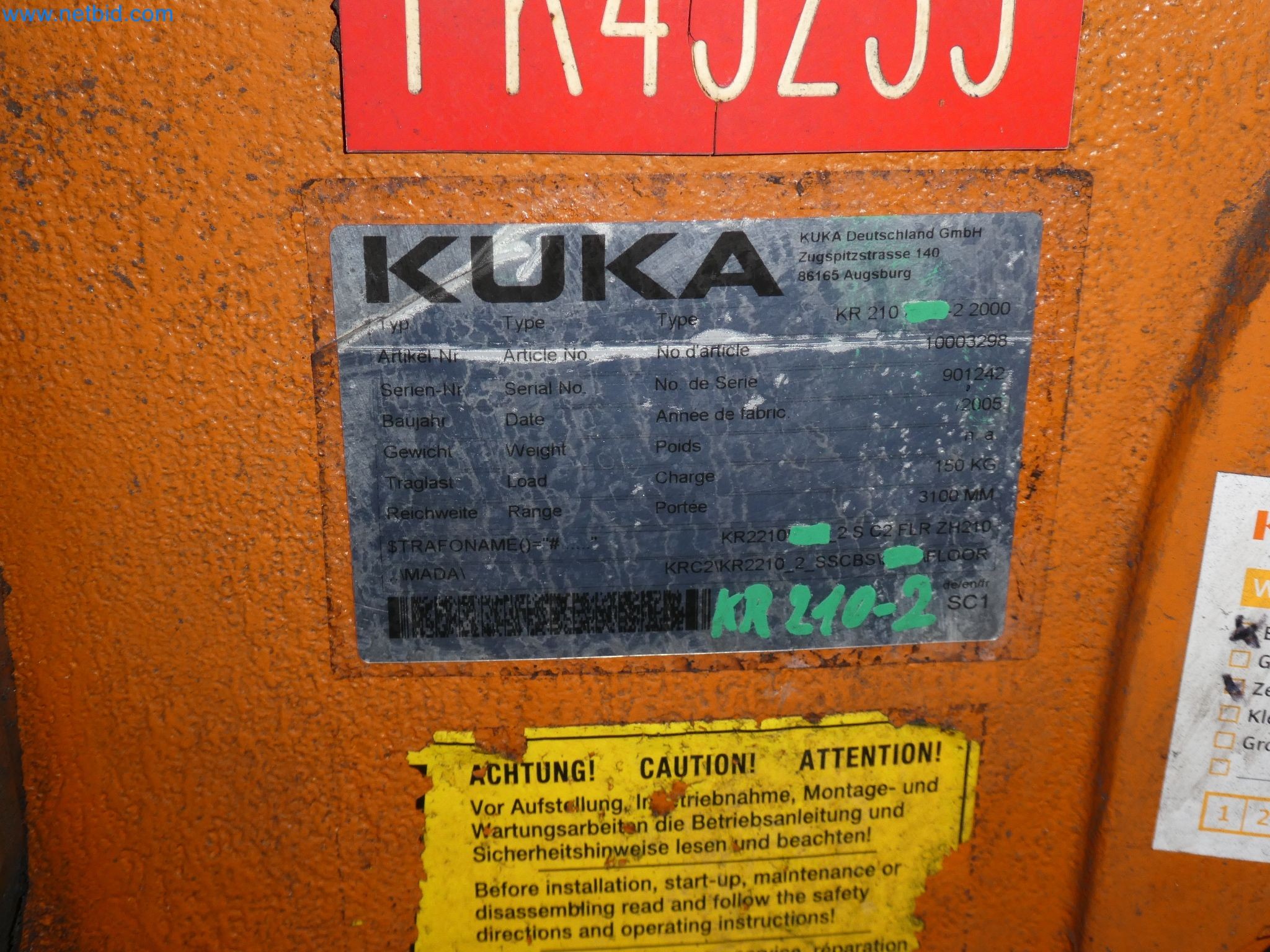 Robots, welding equipment and assembly accessories from the automotive industry-116