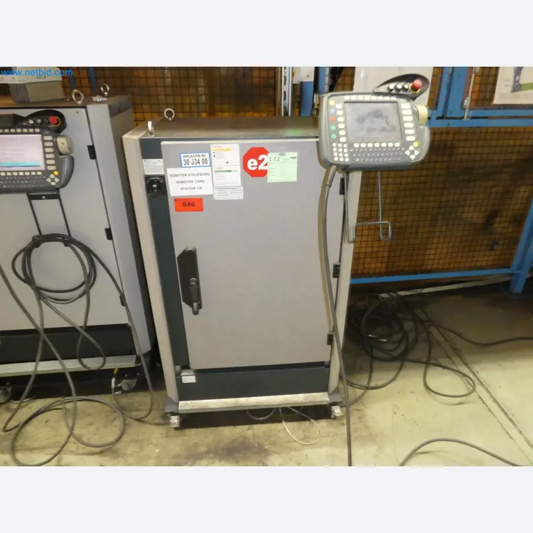 Robots, welding equipment and assembly accessories from the automotive industry-117