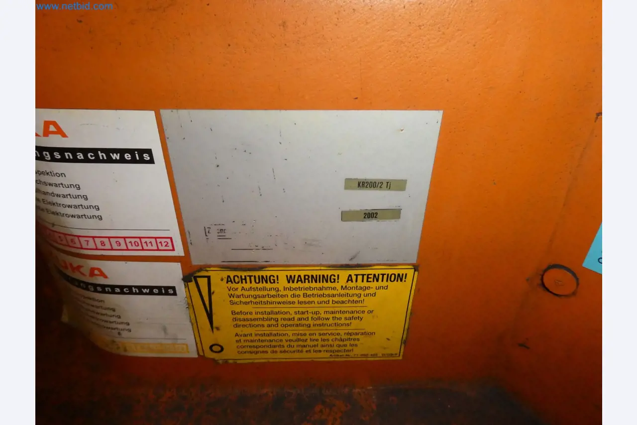 Robots, welding equipment and assembly accessories from the automotive industry-122