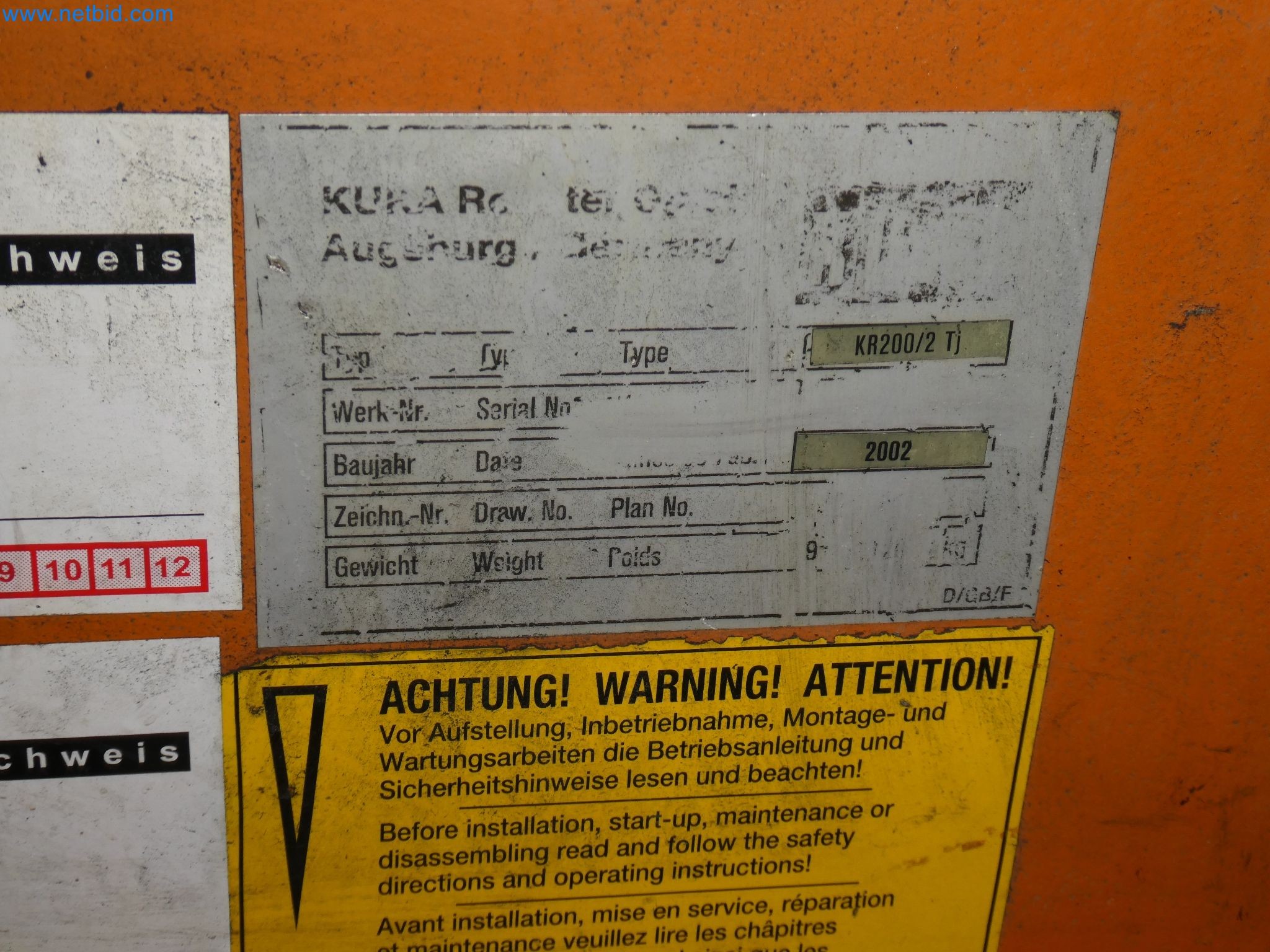 Robots, welding equipment and assembly accessories from the automotive industry-125