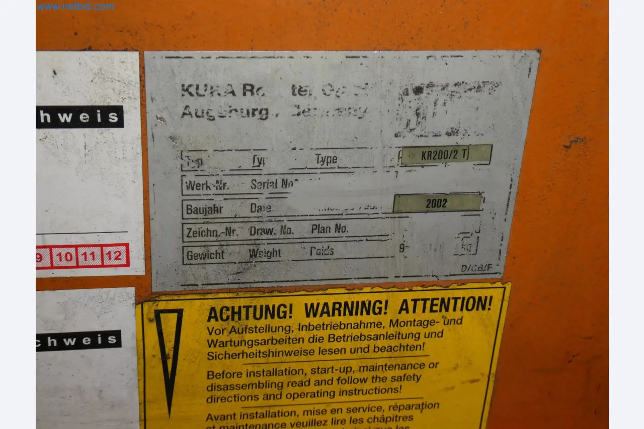 Robots, welding equipment and assembly accessories from the automotive industry-125