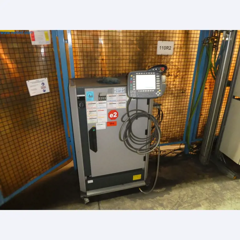 Robots, welding equipment and assembly accessories from the automotive industry-126