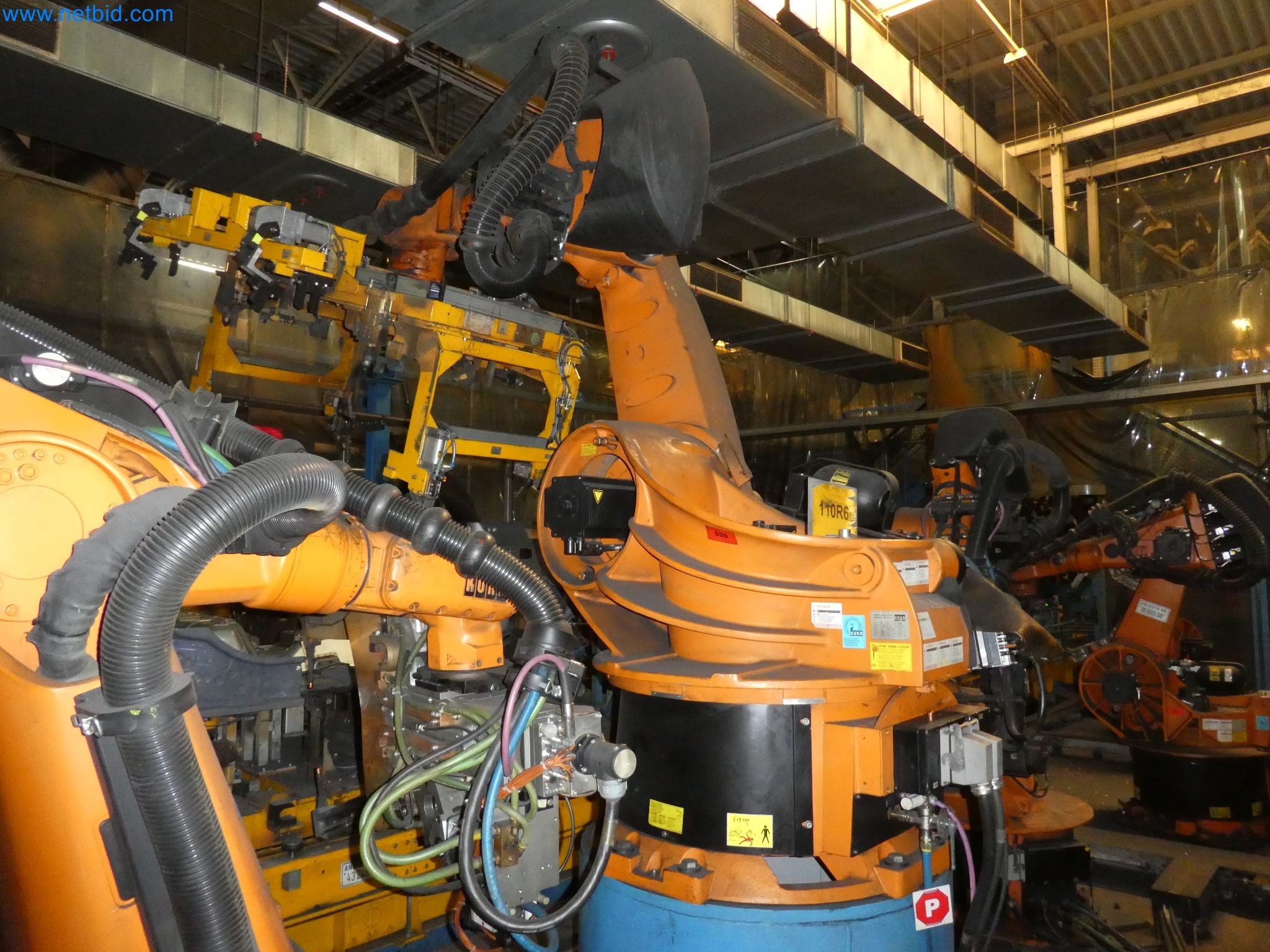 Robots, welding equipment and assembly accessories from the automotive industry-127