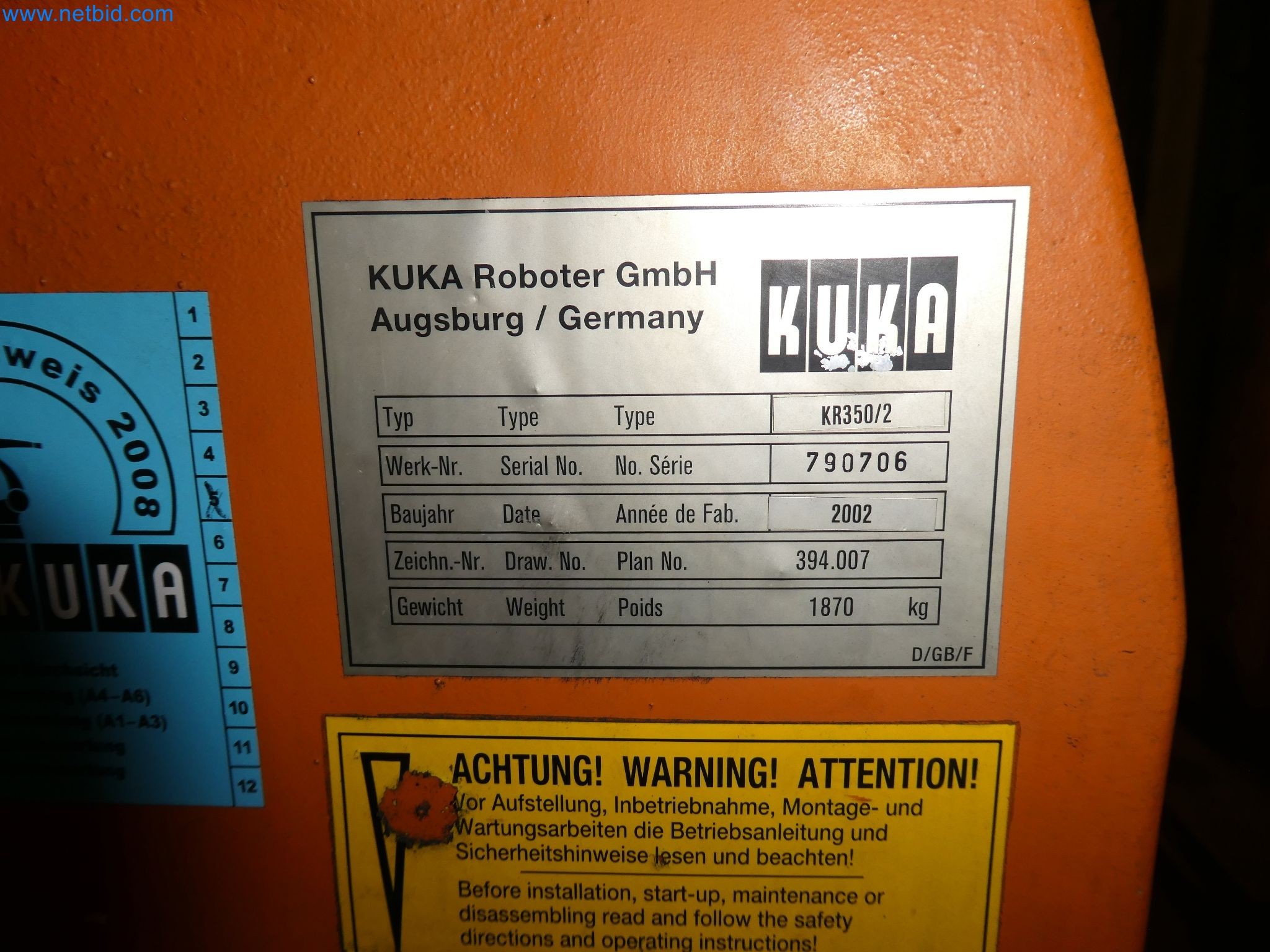 Robots, welding equipment and assembly accessories from the automotive industry-128